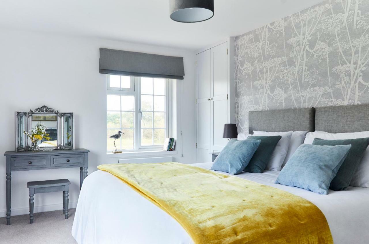 Bell Lodge Chichester Bagian luar foto